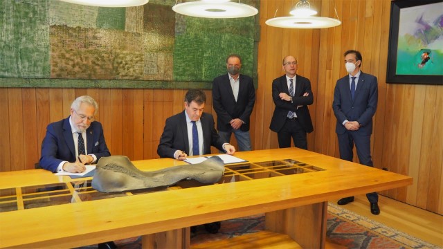 O Parlamento de Galicia e a Consellería de Cultura organizarán unha exposición itinerante cunha escolma da colección de arte da Cámara